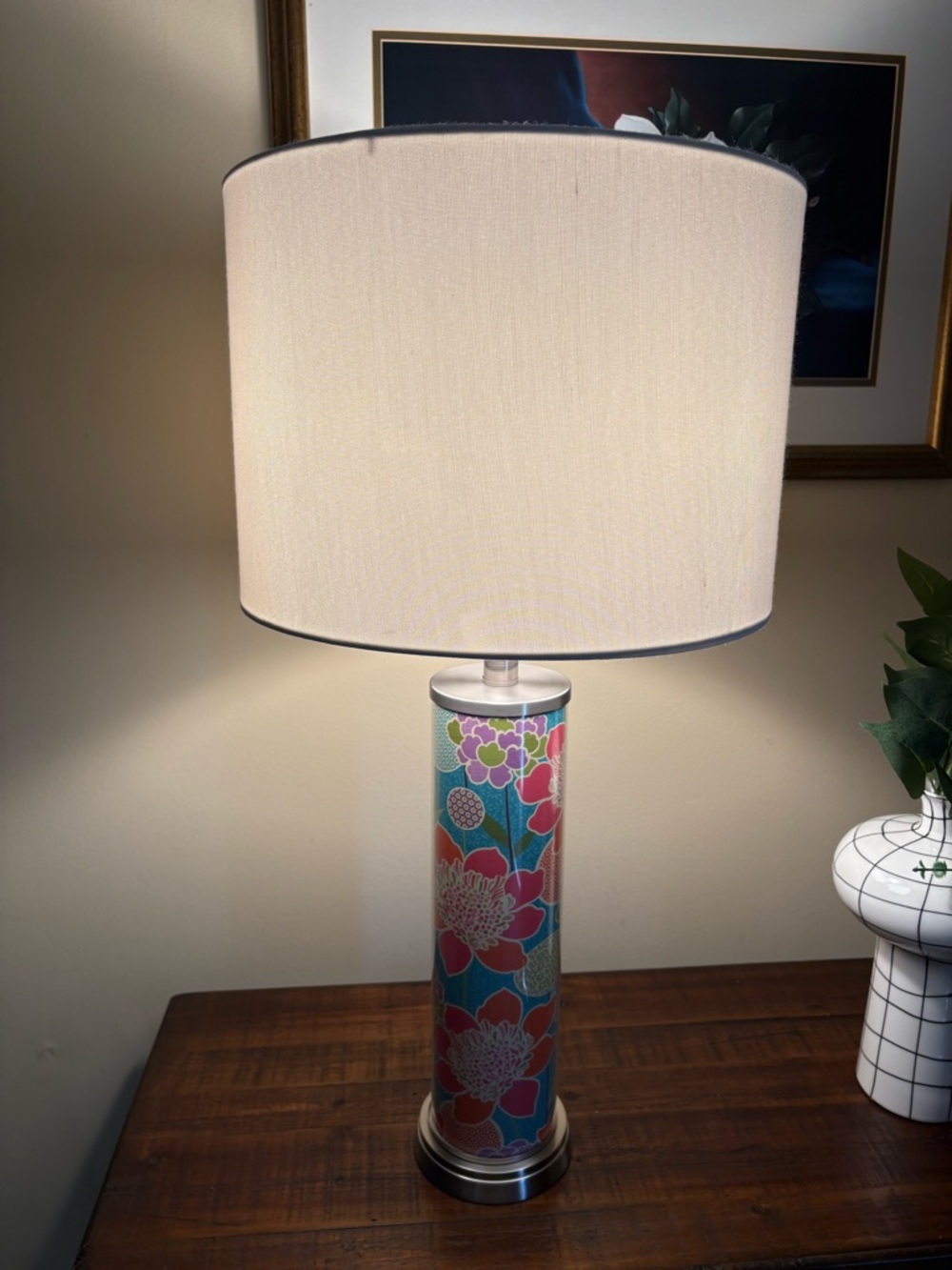 Modern Lamp With Groovy 70’s Aesthetics - Picture 2 of 11
